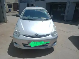 Wish 2006 Front Glass