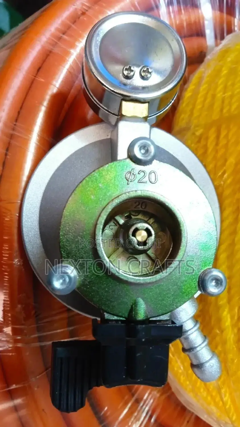 Low Pressure Gas Regulator With Gauge (13kg)