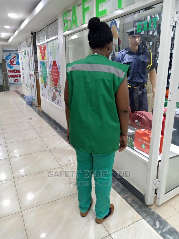 Safety Jackets for Drivers - thumbnail 2