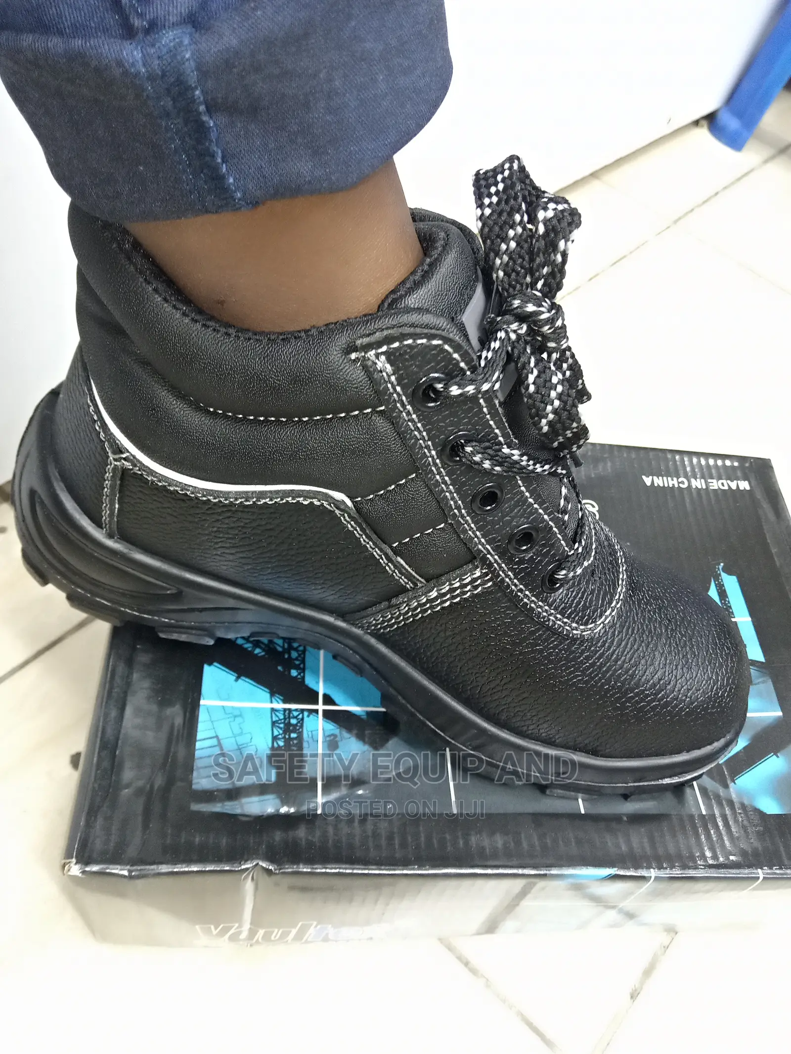 Safety Boots-lace Styled