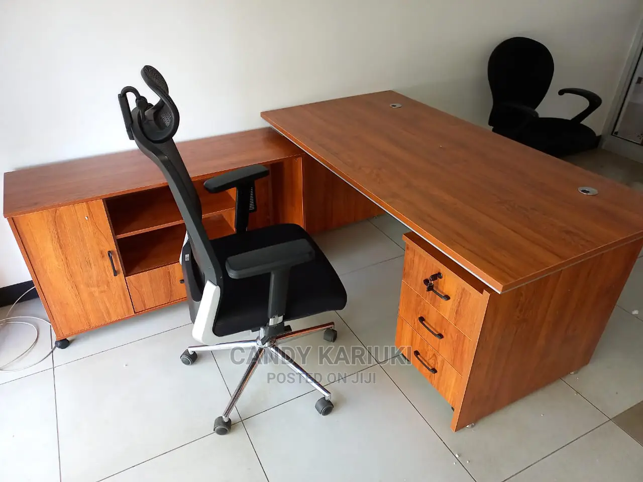 1.6m Office Desk With Side Drawers