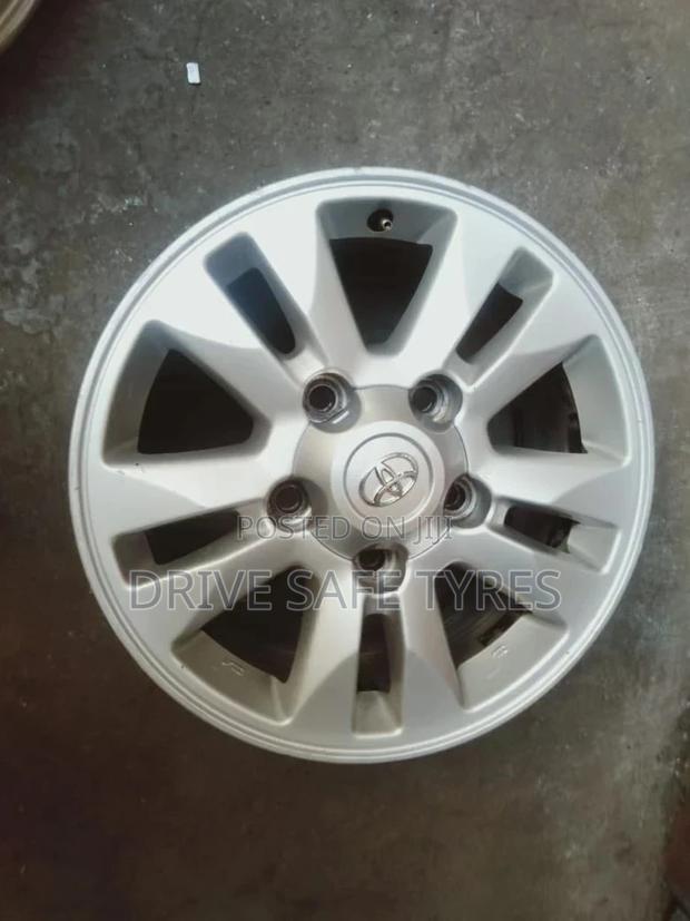 17 Inch V8 Original Rim