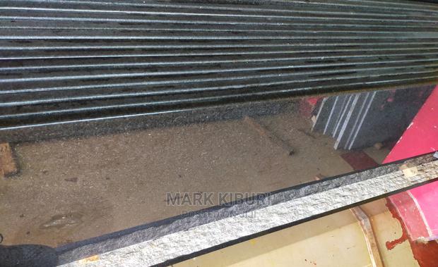 Black Granite.(Silver)