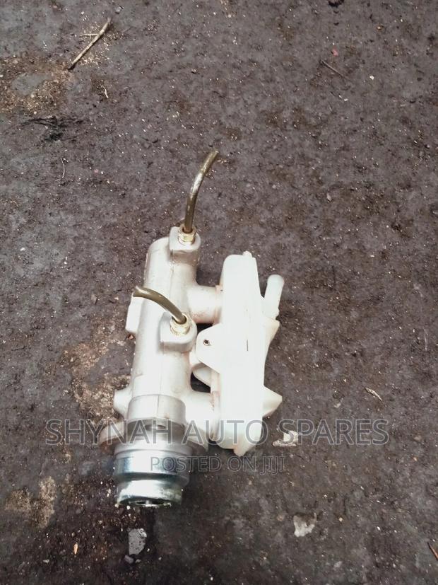 Brake Master Cylinder Nissan Nguruwe