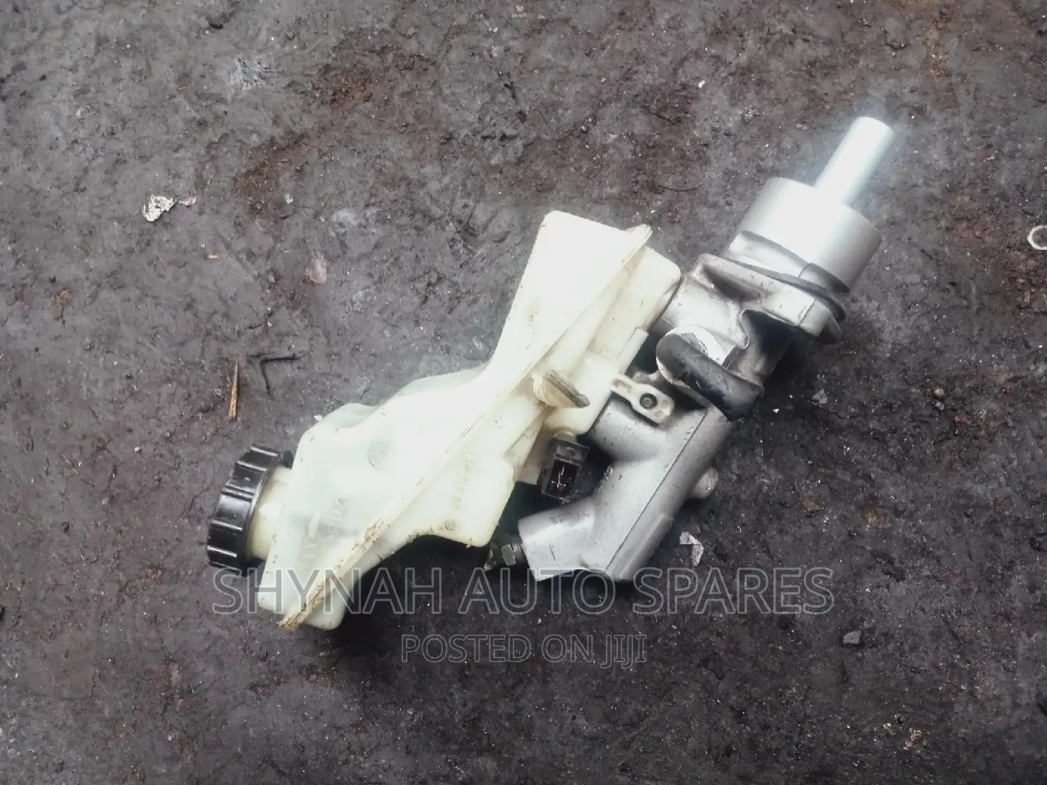 Brake Master Cylinder Toyota Avensis