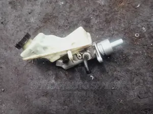 Brake Master Cylinder Toyota Avensis