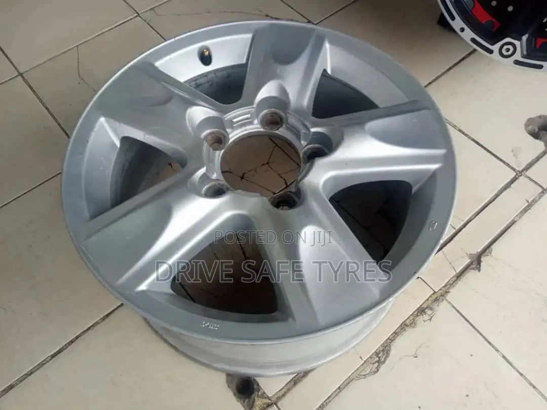 18 Inch V8 Original Rim