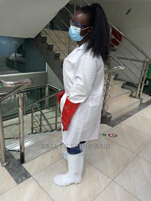 White Lad Coat With Red Gloves - thumbnail 2