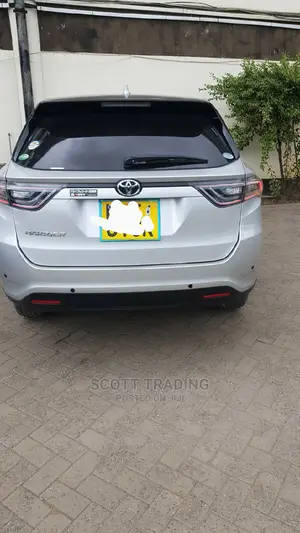 Harrier 2014 Front Windscreen