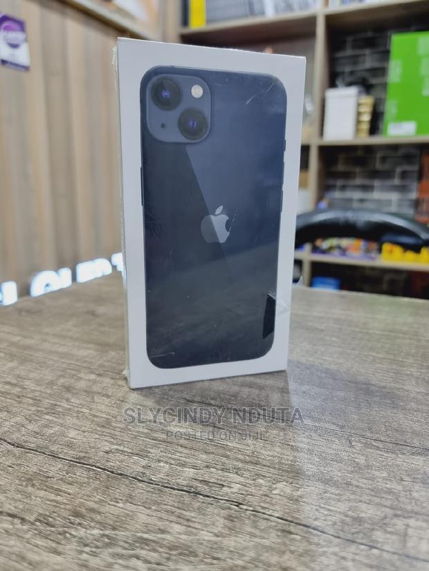 New Apple iPhone 13 128 GB Black - main view