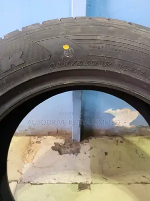 235/55r17 Maxtrek 103V