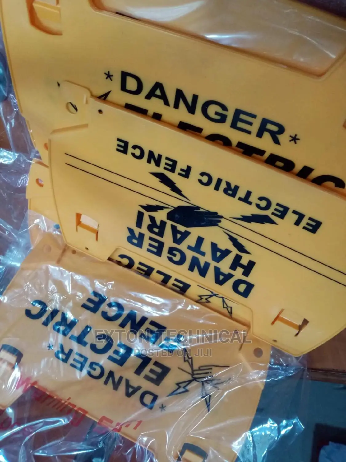 Electric Fence Danger Sign