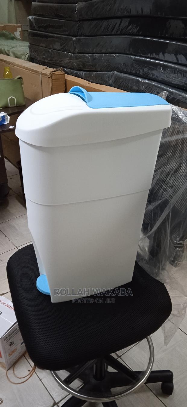 Sanitary Bins - thumbnail 4