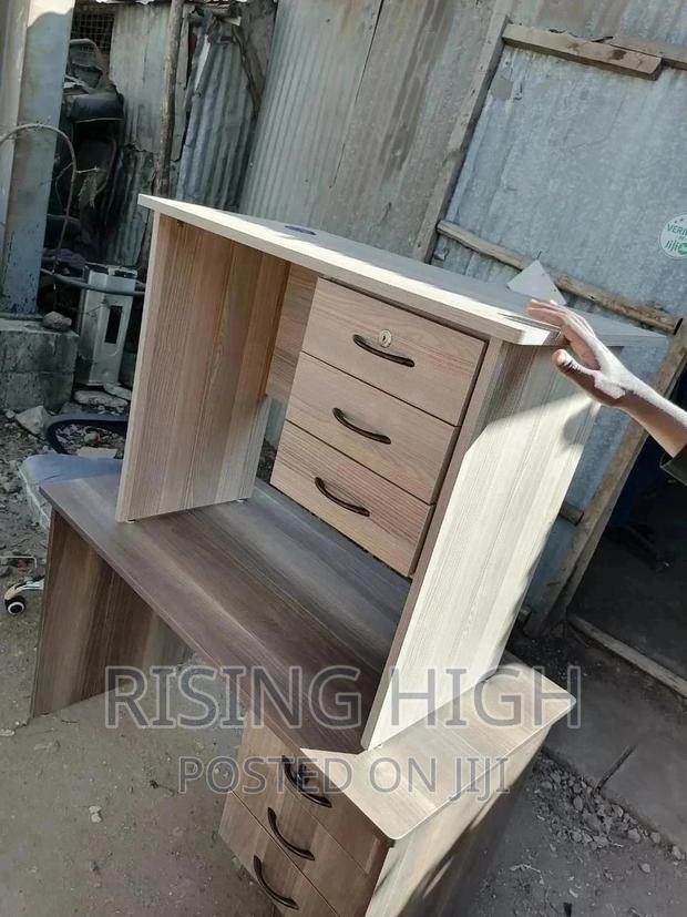 Unique 0.9m Office Desk