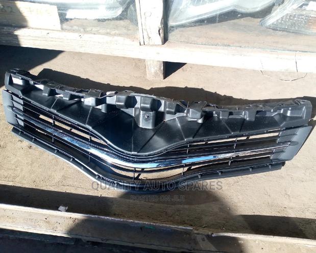 Toyota Vitz Jewela Front Grill - main view