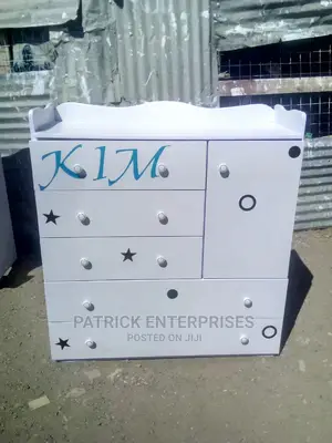 Chest of Drawers 4 by 4 Fitts