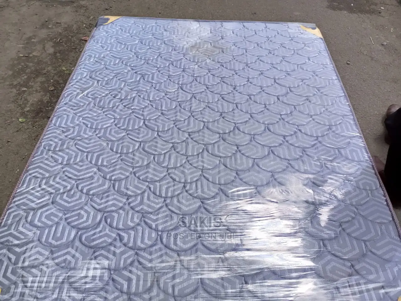 Super Heavy Duty Mattresses. 4 by 6, 8". We Deliver Home!