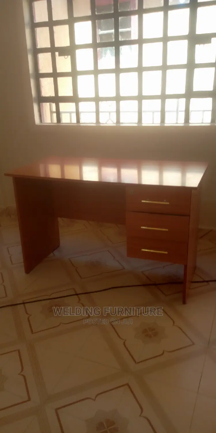 0ffice Desk
