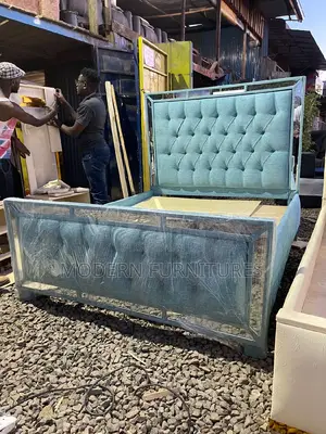 5/6 Mirrored Bed