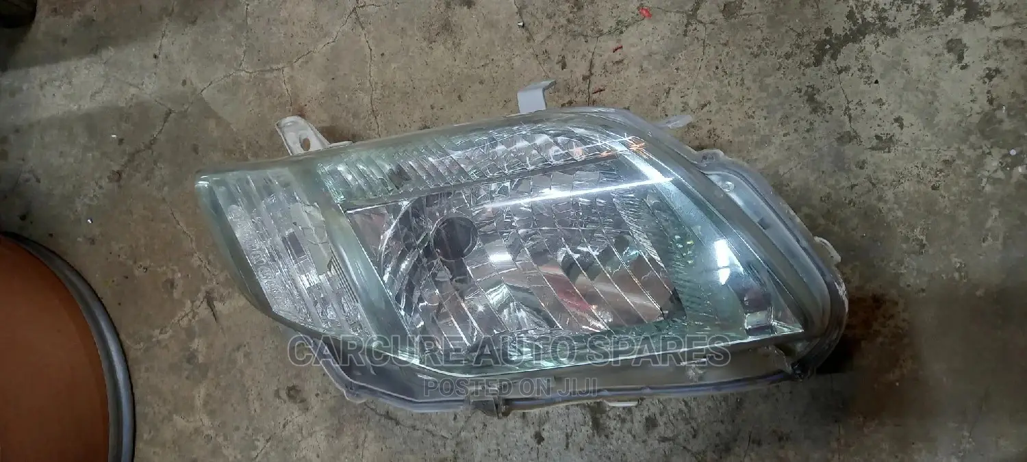 Axio Fielders 2007 2010 Headlight With Green Shade