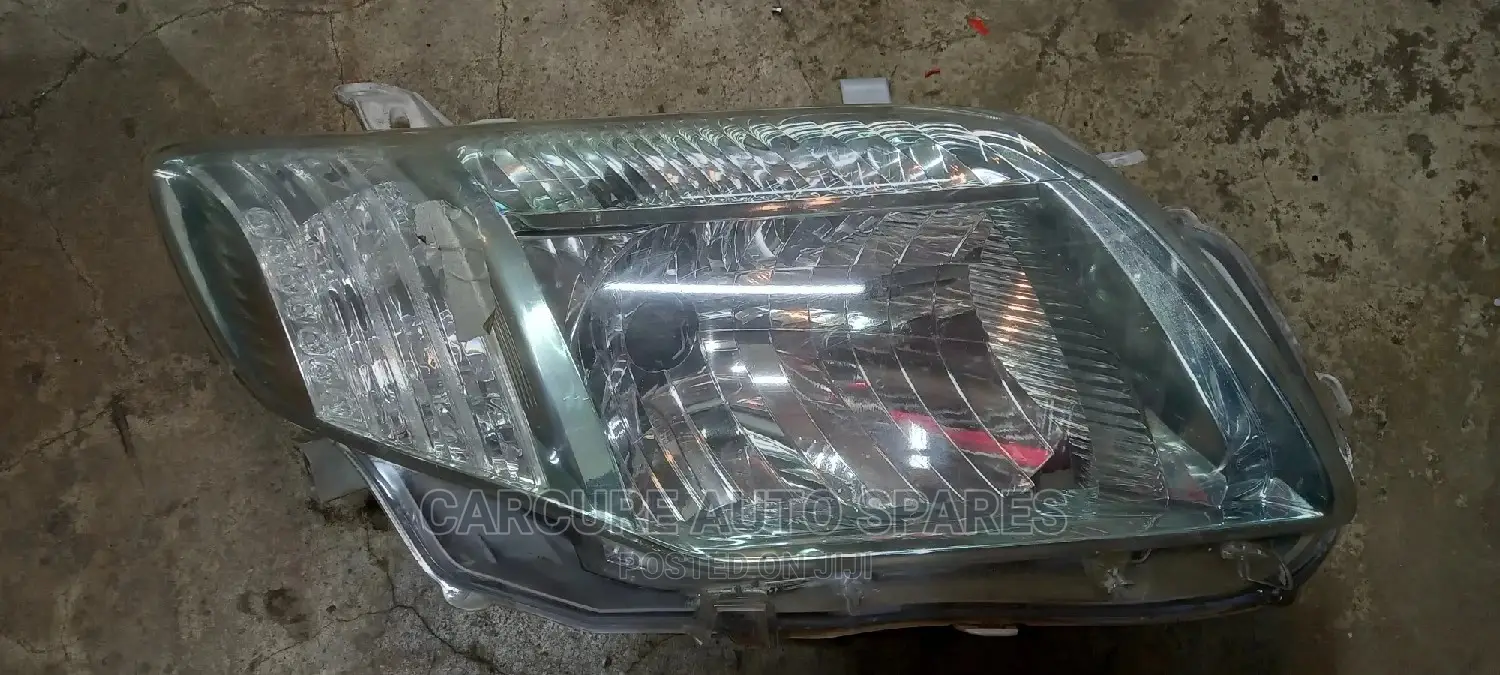 Axio Fielders 2007 2010 Headlight With Green Shade