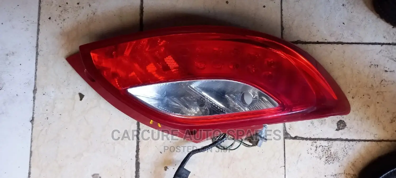 Mazda Demio 2008 2010 Tail Light