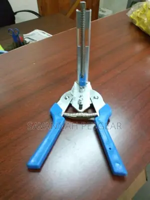 The M Ring Clamp Pliers for Fixing Poultry Rabbit Cages