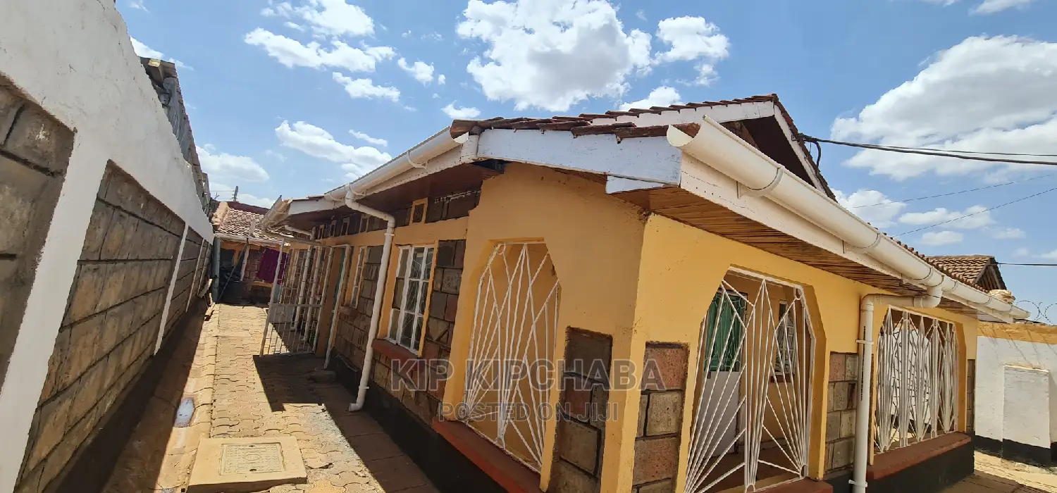 5bdrm Bungalow in Kapsoya for Sale in Kapsoya Houses & Apartments for