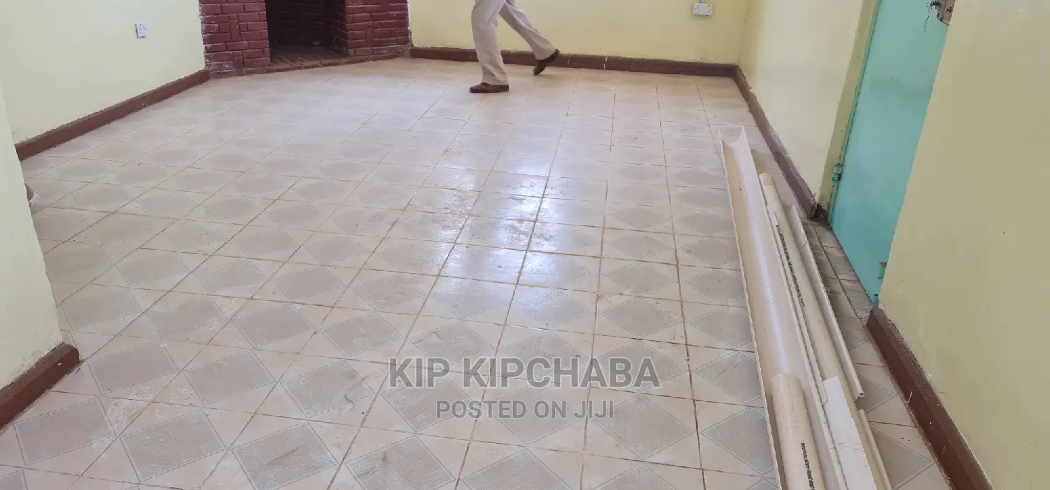 5bdrm Bungalow in Kapsoya for Sale in Kapsoya Houses & Apartments for