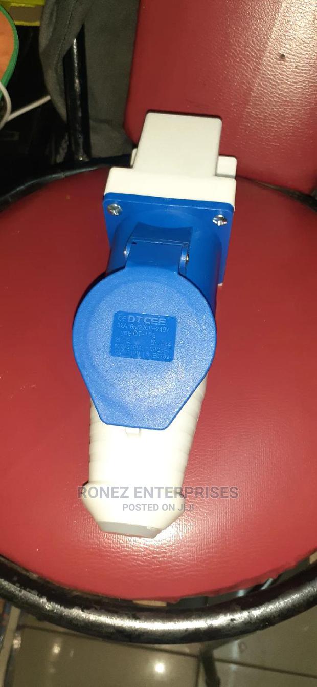 Industrial Socket 32amps 3pin - thumbnail 4