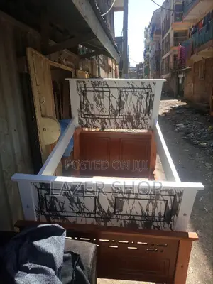White Bed,4 by 6