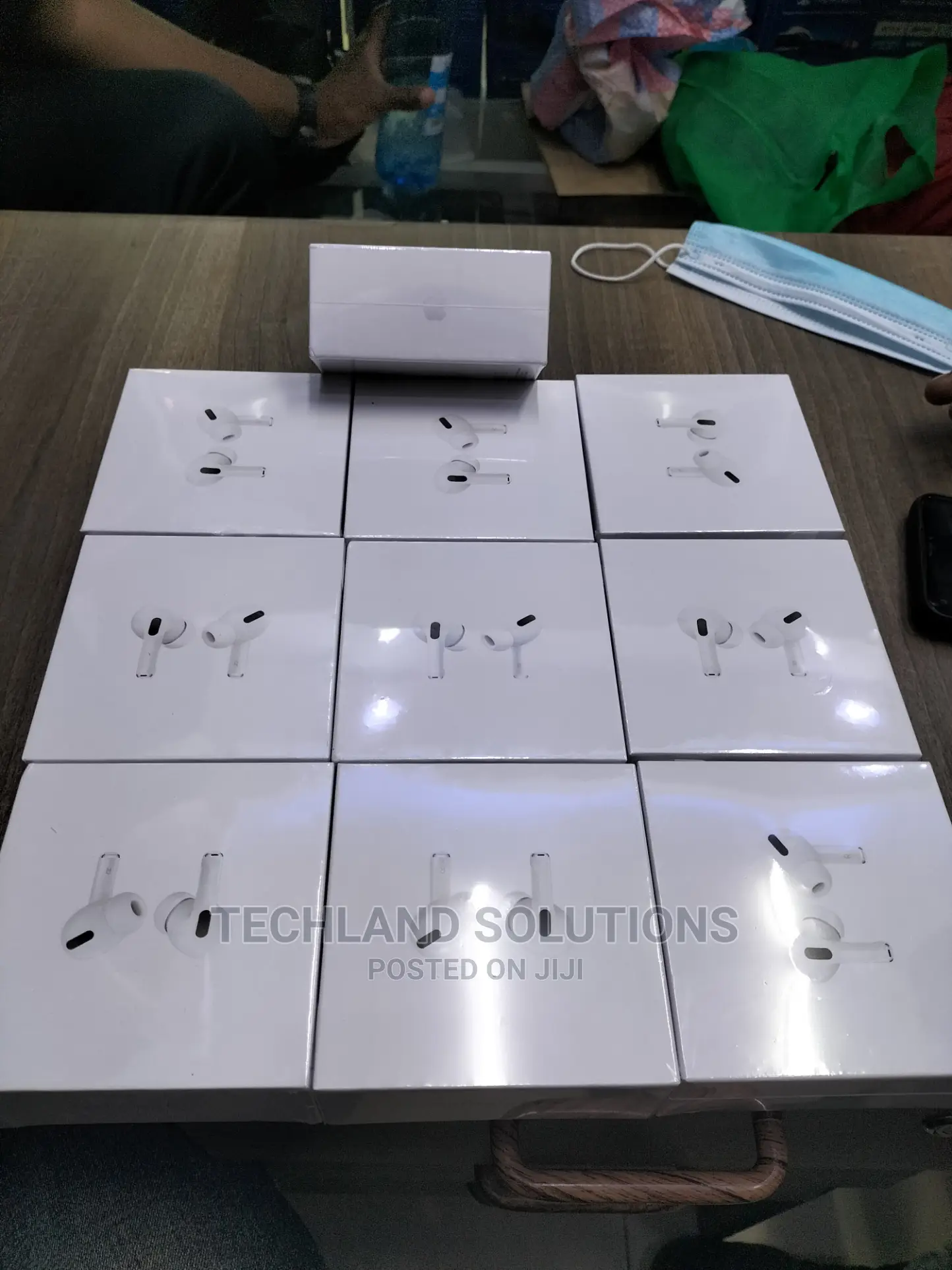 Airpods PRO.