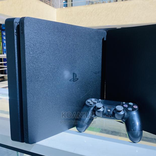 Sony Playstation 4 Slim Pre Owned - main view