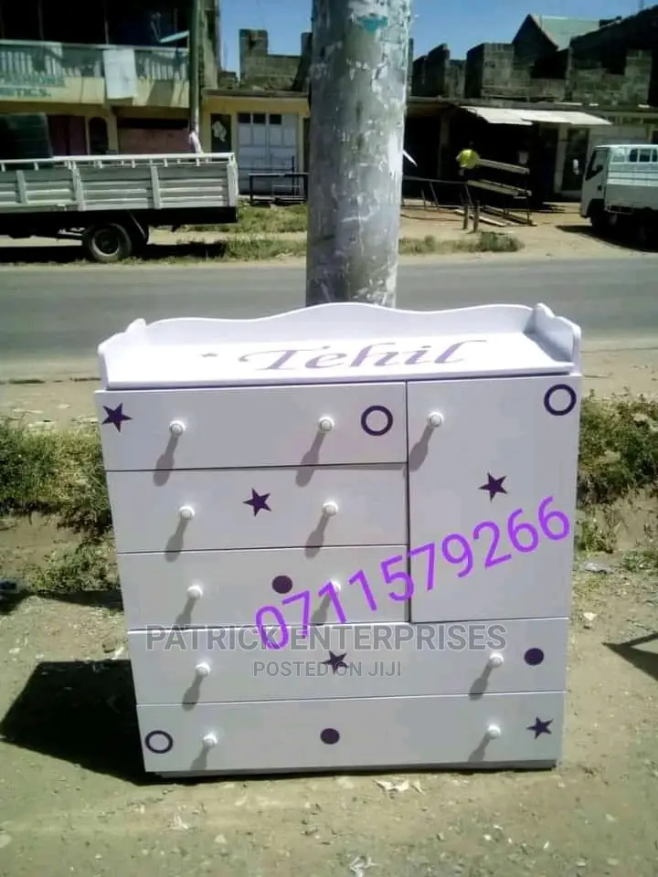 Chest of Drawers 4 by 4 Fitts