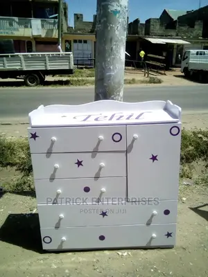 Chest of Drawers 4 by 4 Fitts