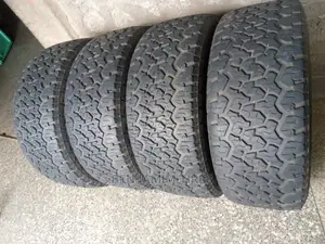 Second Tires Maxxis Make Sizes 285/60r18 Made in Thailand.