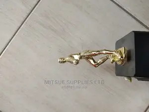 Tug of War Contest Trophy Single 8.5"