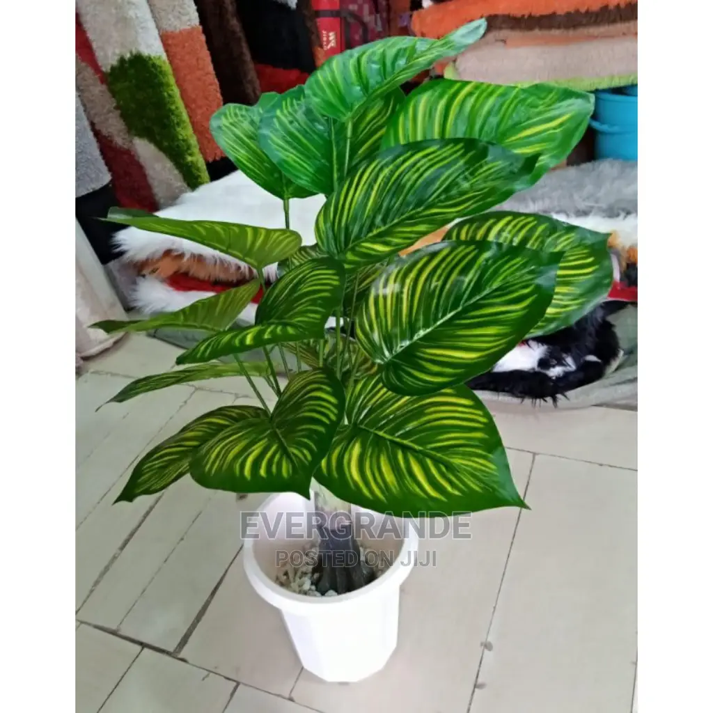 Artificial Flowers:With Vase