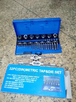 32. PCS Tap and Die Set