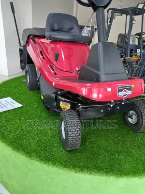 Briggs and Stratton Ride on Lawn Mower 12hp (D)