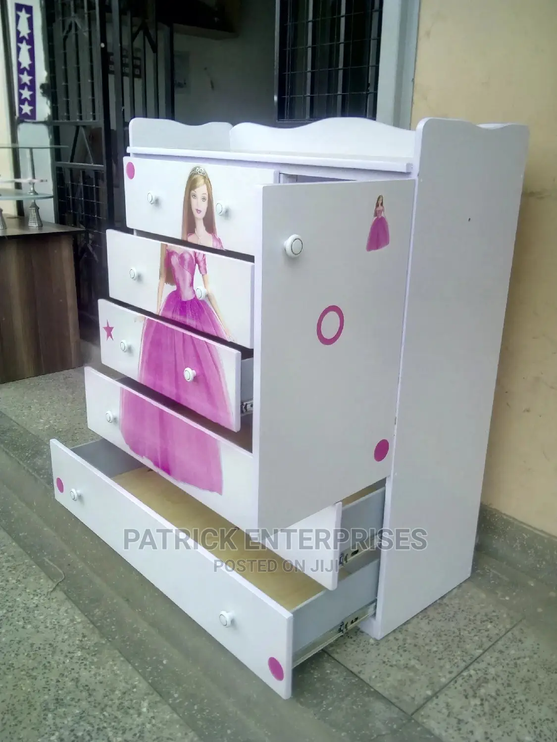 Chest of Drawers 4 by 4 Fitts