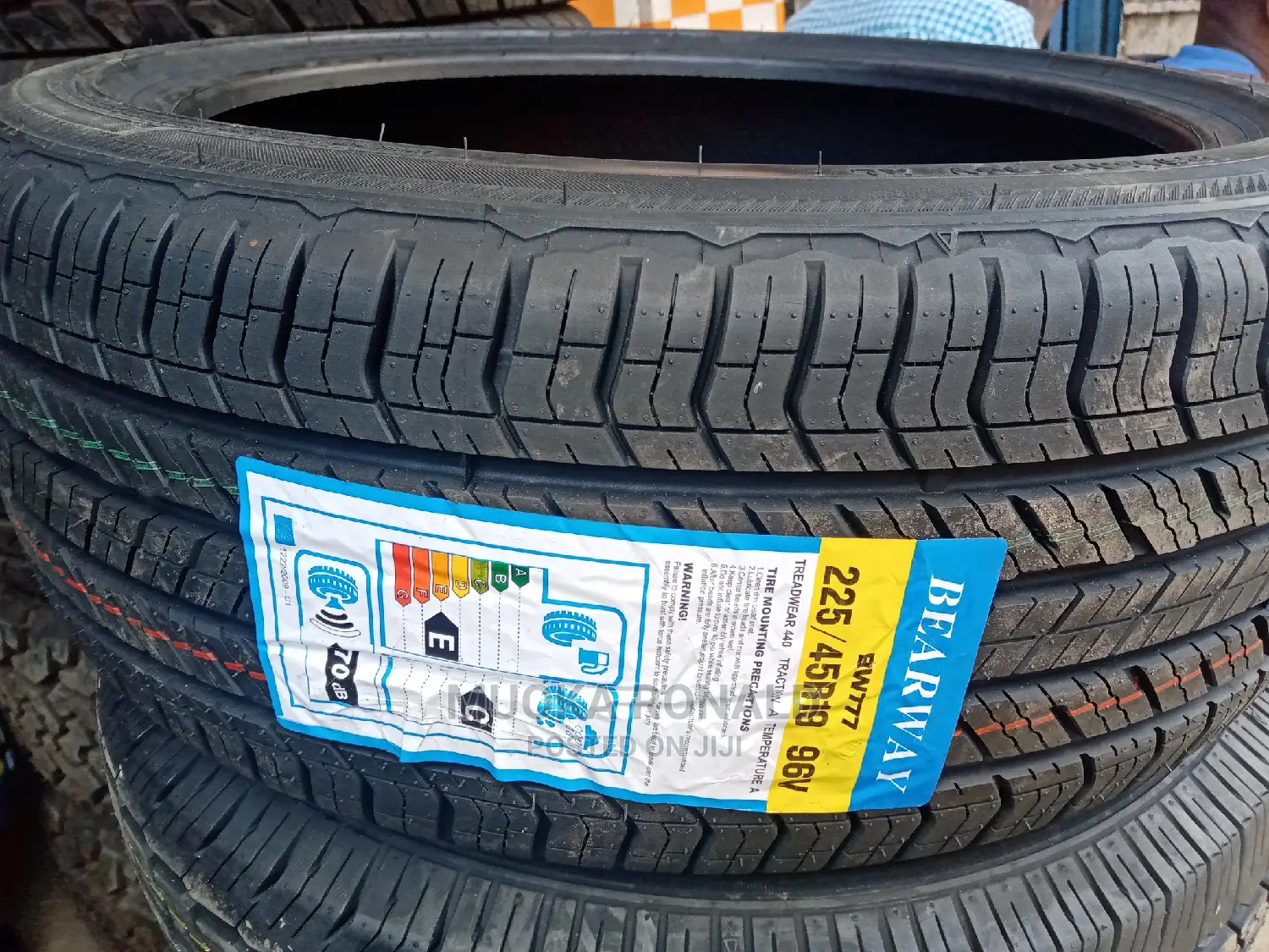 225/45r19 Bearway Tyre