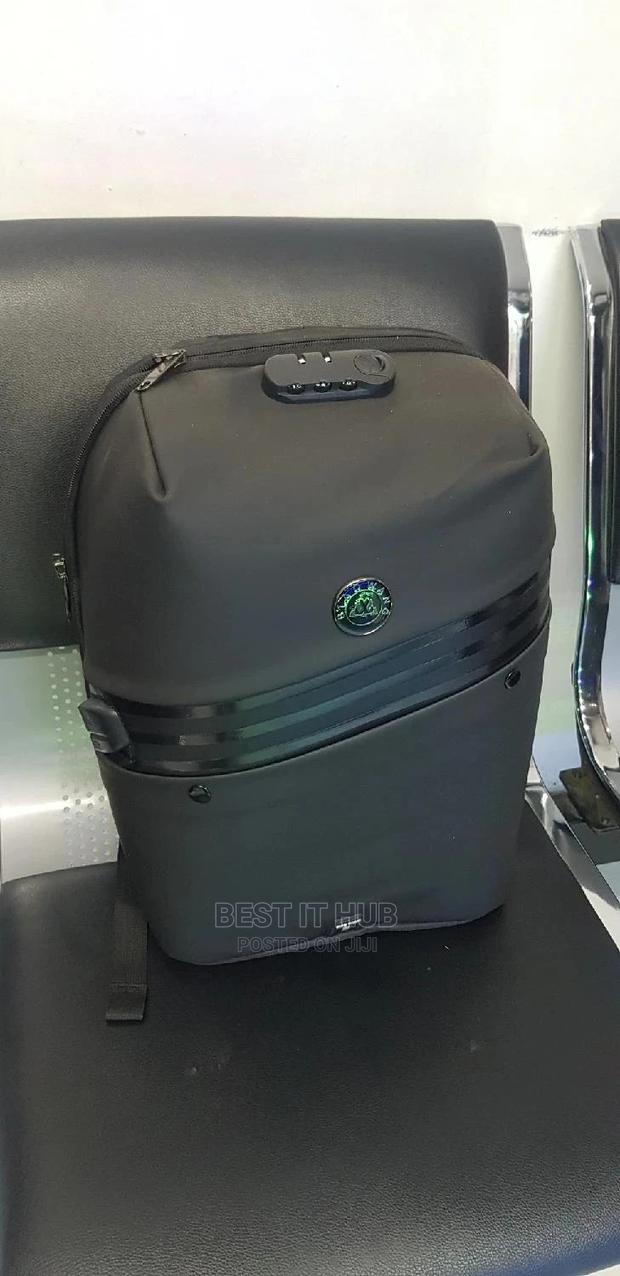 Quality Laptop Bag . - main view