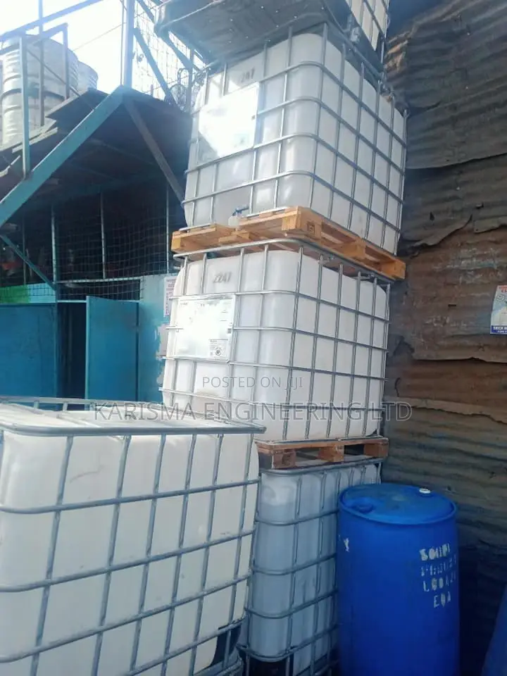 Water Tank - Metal Caged