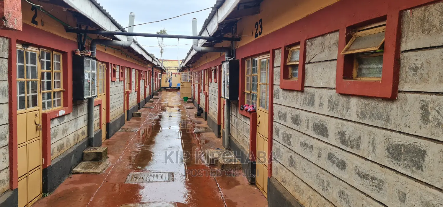10bdrm Duplex in Kimumu for Sale