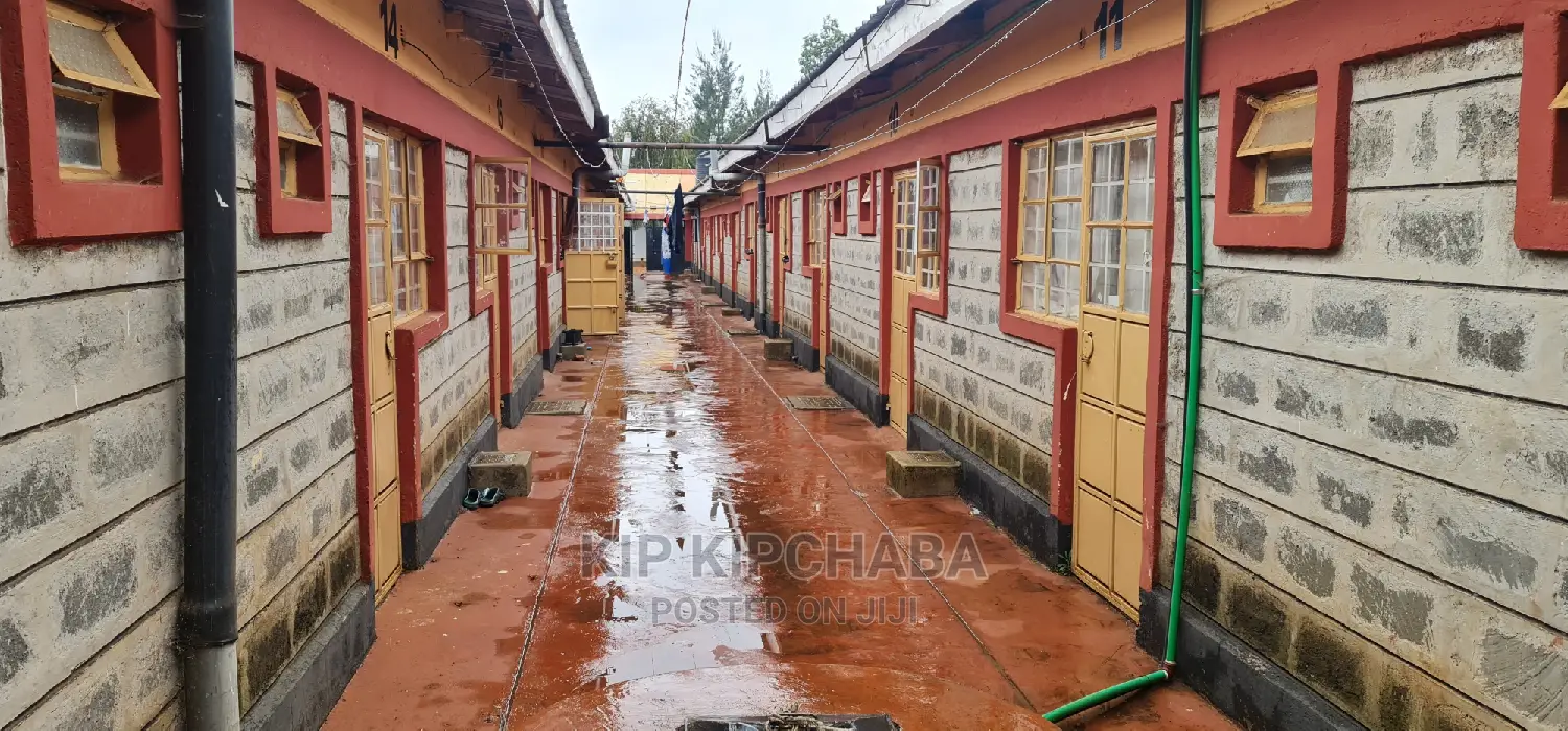 10bdrm Duplex in Kimumu for Sale