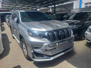 Toyota Land Cruiser Prado 2015 Gray - thumbnail 2