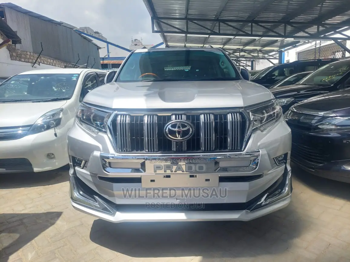 Toyota Land Cruiser Prado 2015 Gray