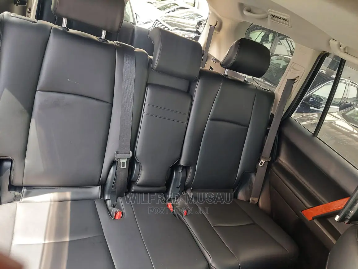 Toyota Land Cruiser Prado 2015 Gray