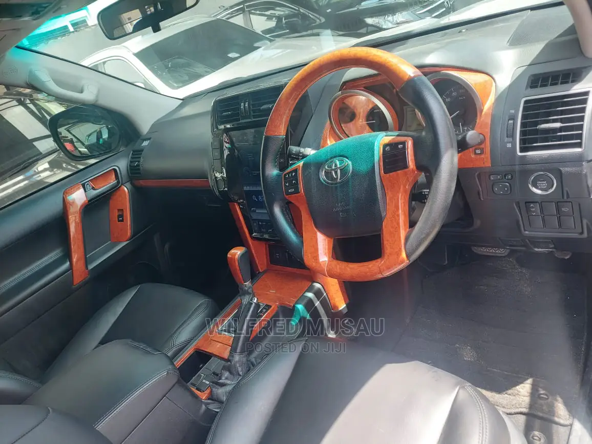 Toyota Land Cruiser Prado 2015 Gray